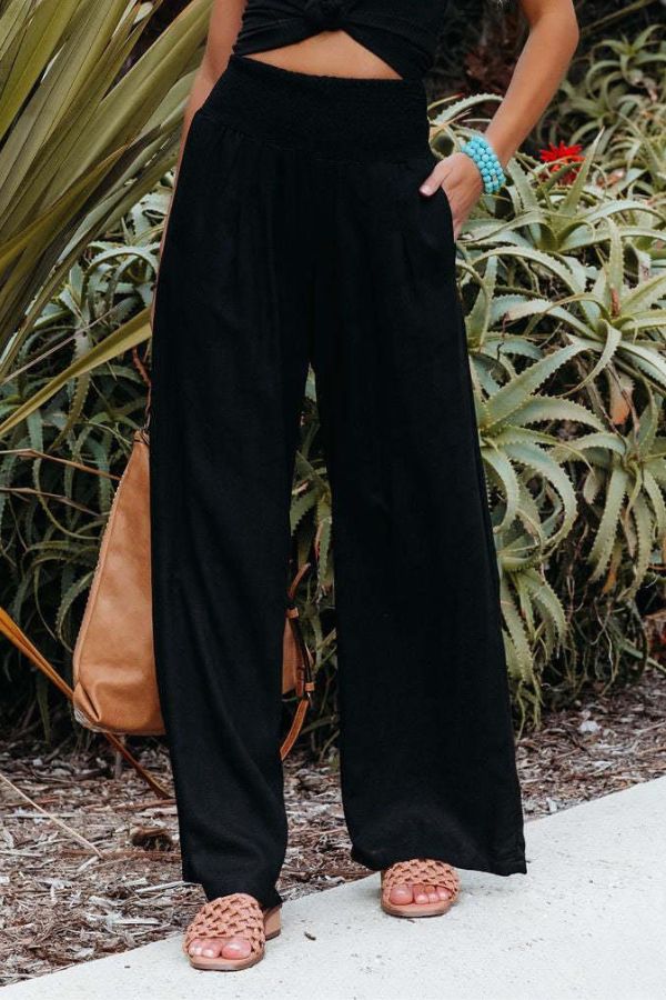 Deze zomerse palazzo broek combineert een luchtige pasvorm met een boho-chique uitstraling, perfect voor elke zomerse gelegenheid.