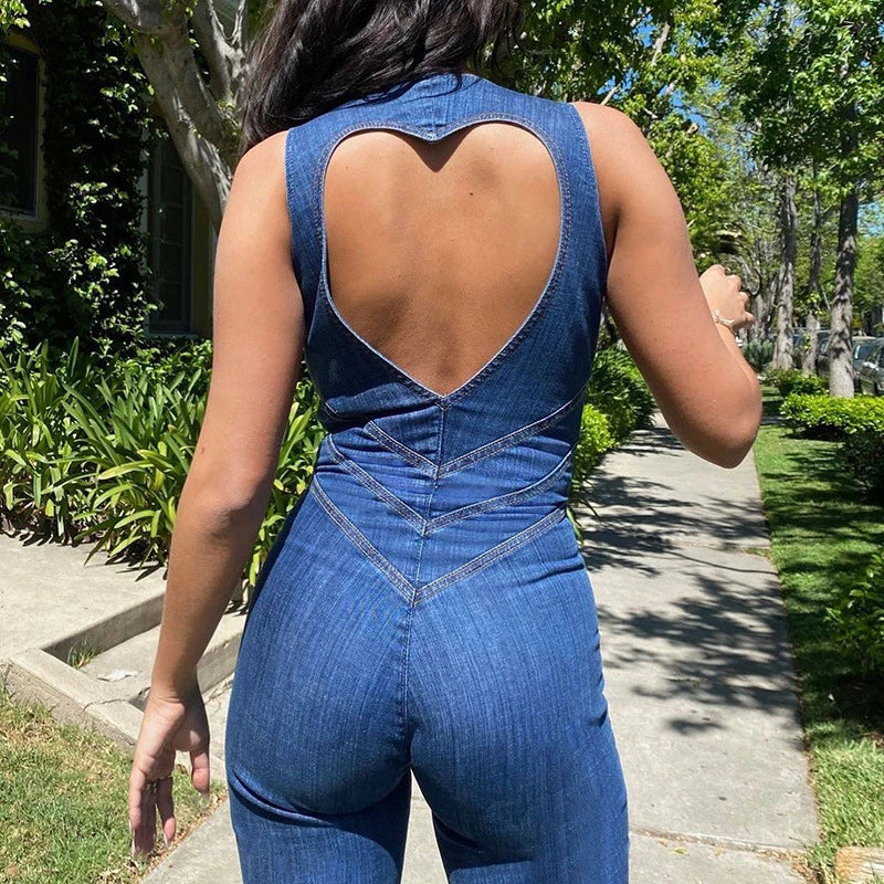 Deze jumpsuit is ontworpen om je een moeiteloos chique uitstraling te geven, ideaal voor warme zomerdagen en diverse gelegenheden.