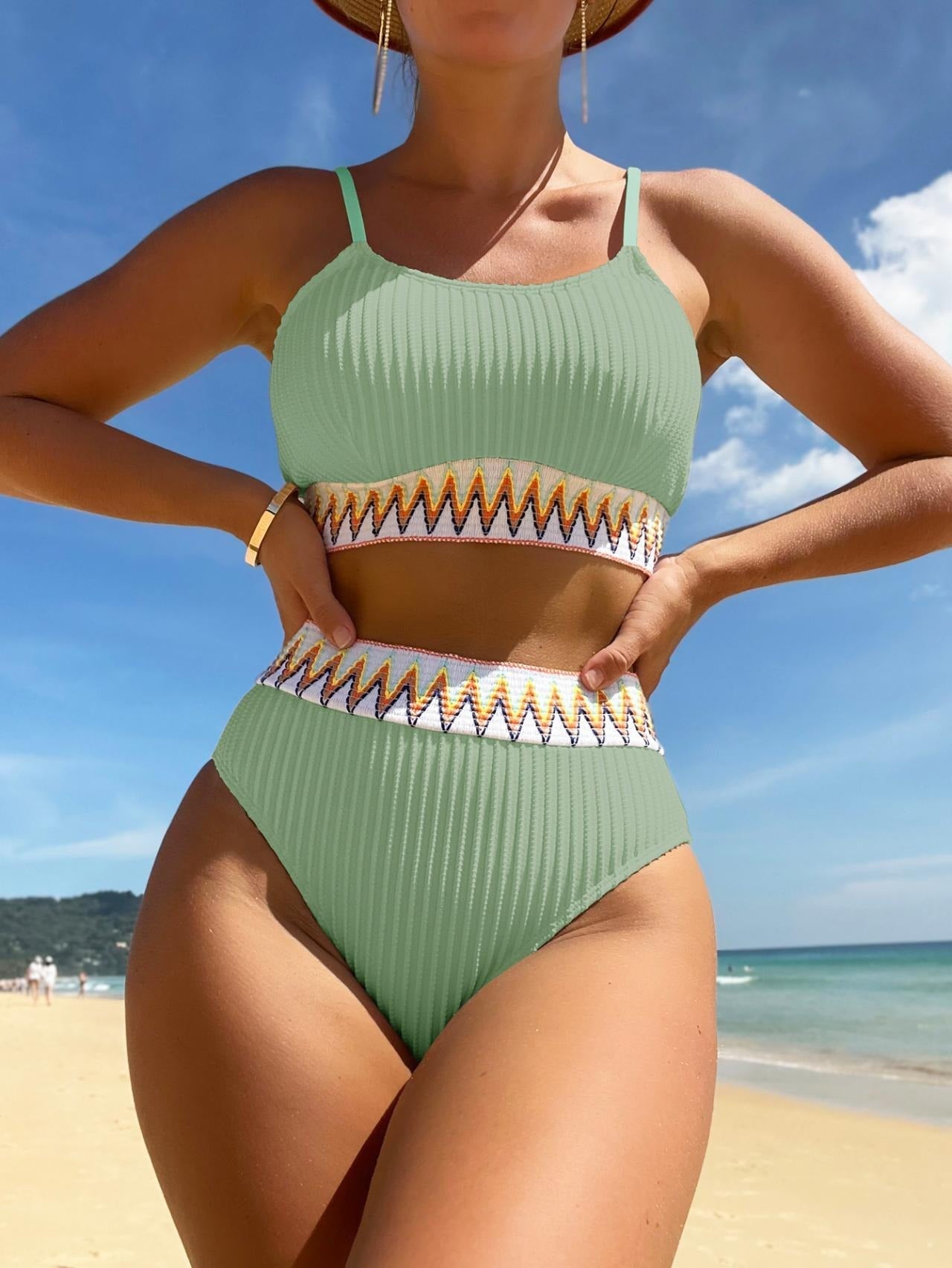 Deze bikini combineert stijl en comfort, waardoor je moeiteloos kunt genieten van elke zomerdag.