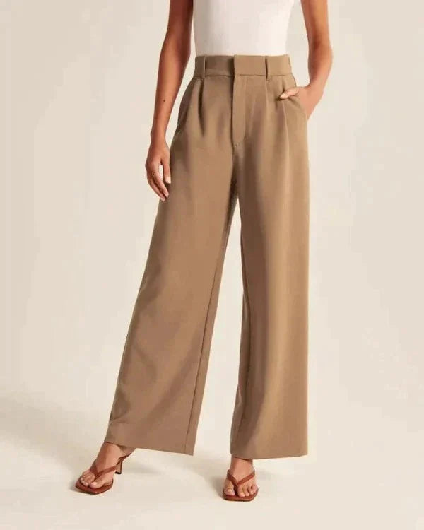 Perfect voor zowel zakelijke als casual gelegenheden, deze pantalon biedt een verfijnde look die je zelfverzekerd maakt, ongeacht de setting.