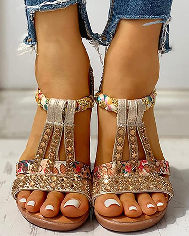 Deze sandalen combineren een modieuze boho-look met de ondersteuning en het comfort van orthopedisch ontworpen schoeisel.