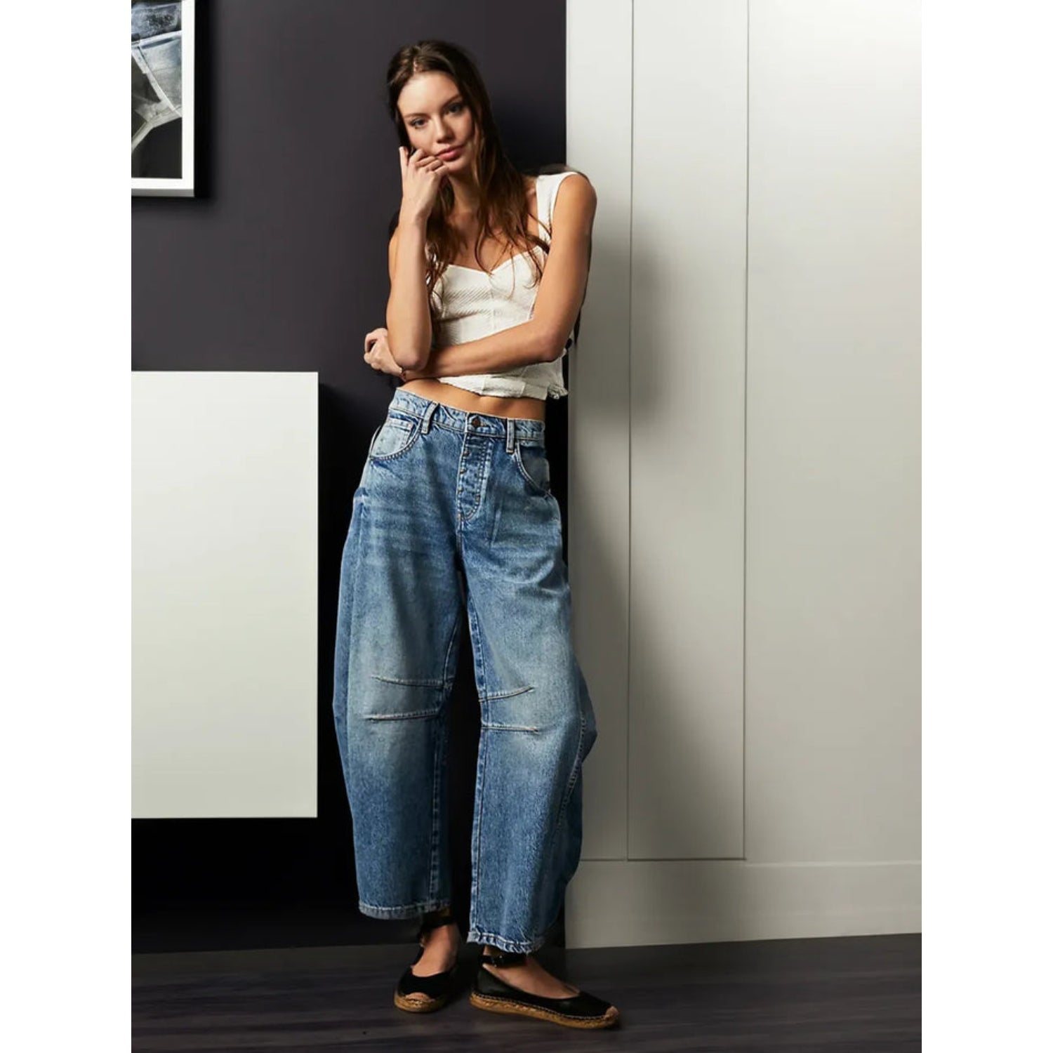  Deze stijlvolle jeans zijn perfect voor elke gelegenheid en bieden een moderne twist aan de klassieke denim look. 