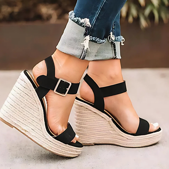 Casual sandalen met T-band en sleehak voor dames