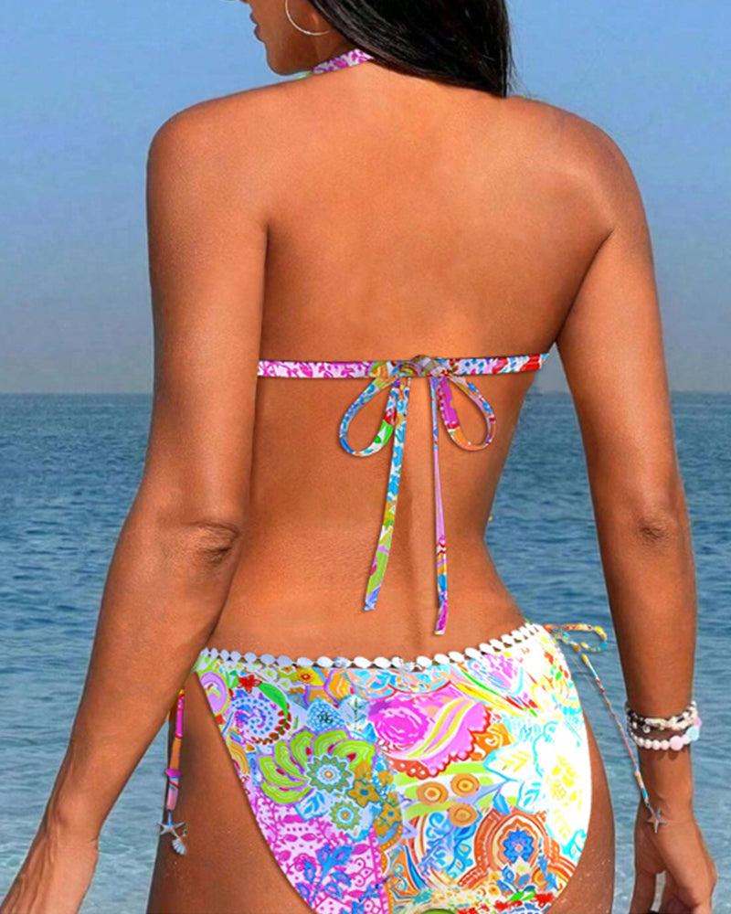 Deze bikini biedt een flatterende pasvorm en een trendy ontwerp dat je zelfvertrouwen een boost geeft.