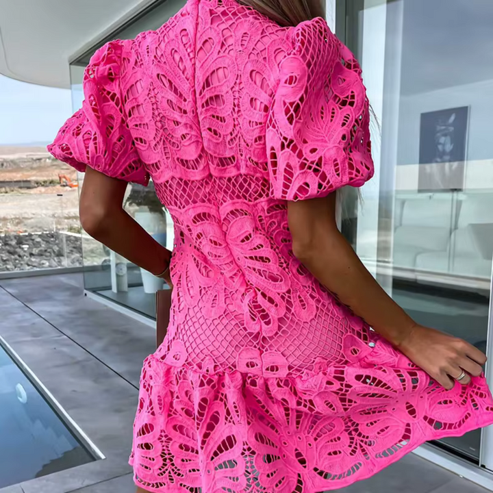 Elegante Mini Partyjurk met Ruches en Opengewerkt Detail