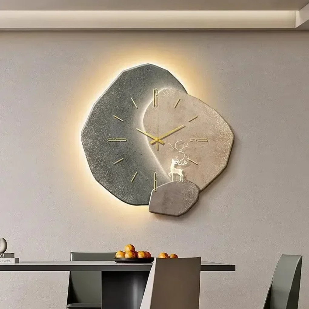 Moderne minimalistische wandklok met licht