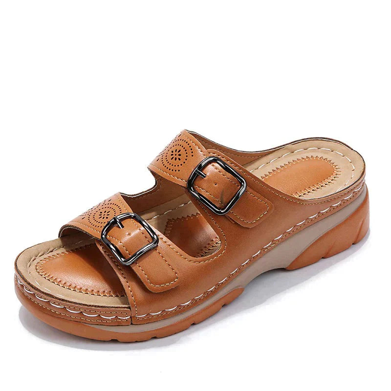 Deze sandalen zijn ontworpen om je voeten koel te houden terwijl je er chic uitziet, of je nu een dagje uit gaat of geniet van een zomerse avond.