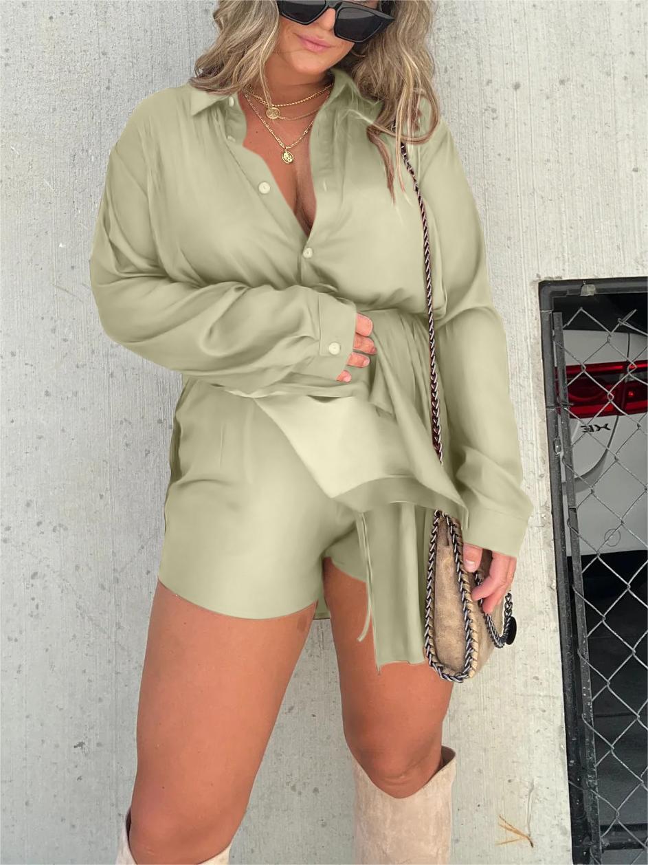 Model draagt zomerse dames jurk romperset 2-delige set jurk blouse met strikdetail hoge laarzen en handtas pistache licht groen