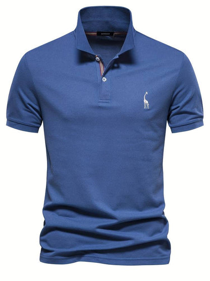 Dit stijlvolle en comfortabele polo shirt is perfect voor warme dagen en biedt een veelzijdige look die zowel casual als semi-formeel gedragen kan worden.