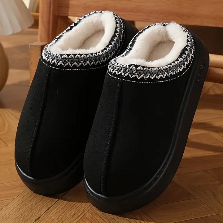 Geruite Gezellige Slippers – Zachte Fleece Voering, Antislip EVA Zool, Voor Binnencomfort – Verkrijgbaar in Zwart & Bruin