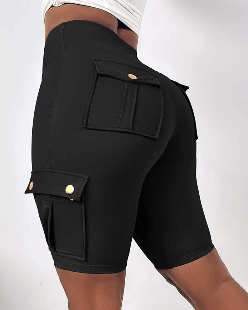 Deze shorts zijn ontworpen voor dames die op zoek zijn naar zowel functionaliteit als flair in hun zomergarderobe.