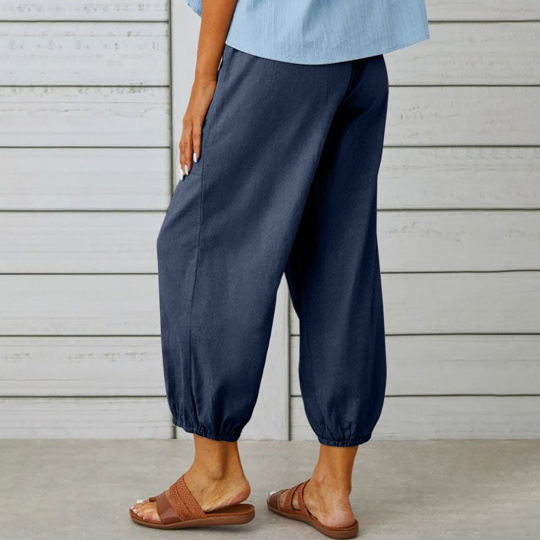  Deze broek is perfect voor warme zomerdagen, gemaakt van ademende en lichte materialen die je koel en comfortabel houden. 