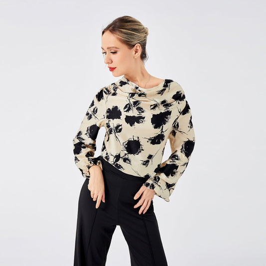  Ideaal voor warmere dagen, deze blouse tilt je stijl naar een hoger niveau terwijl je geniet van ongeëvenaard draagcomfort. 