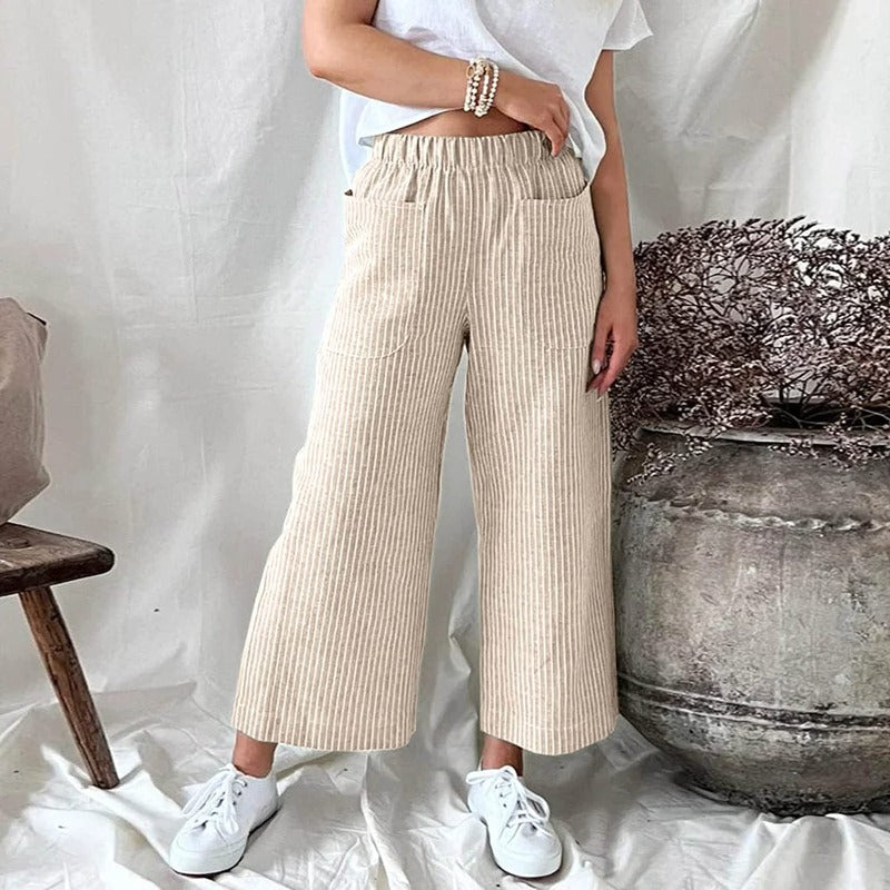 model draagt Beige Zachte Linnen Broek Dames