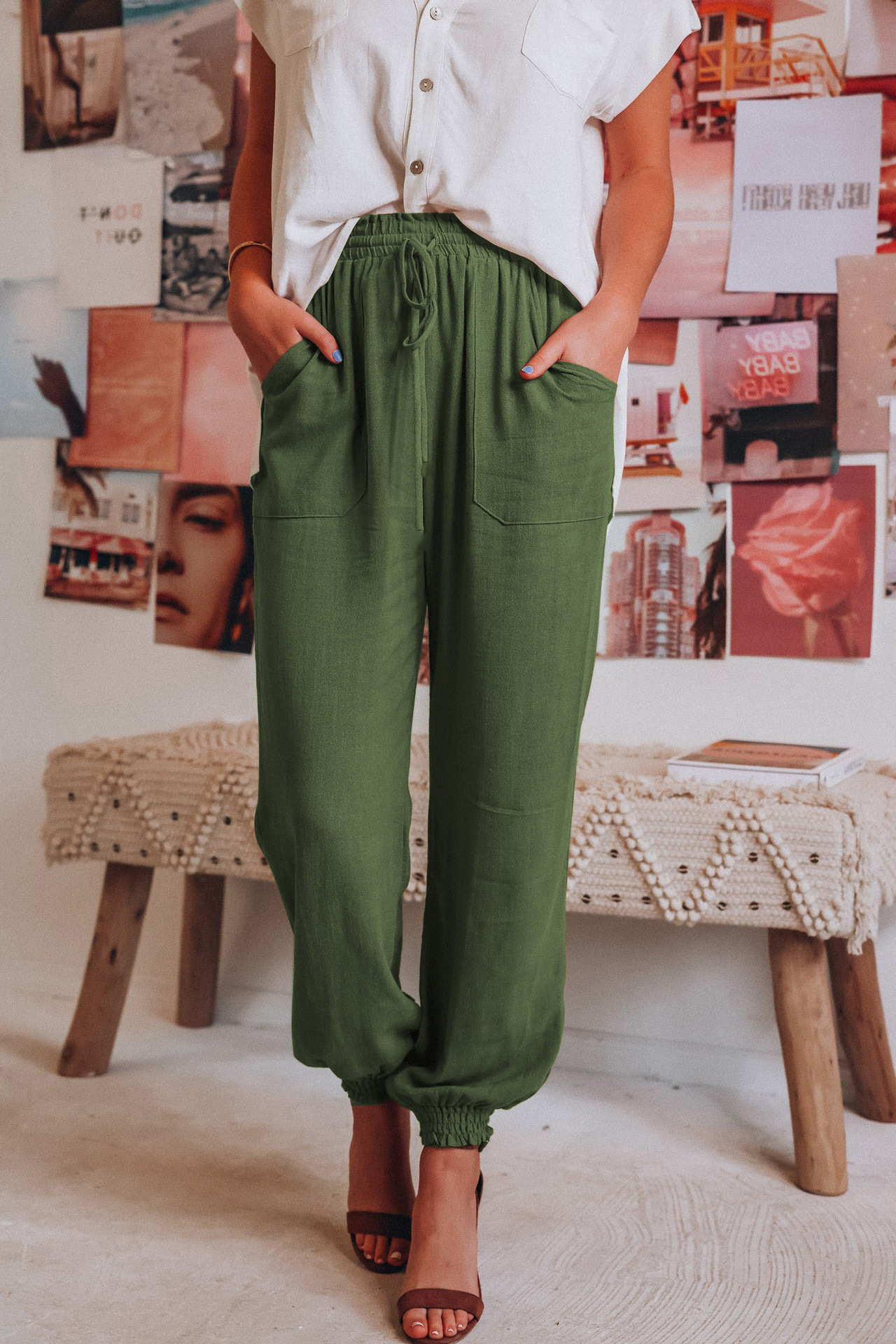 Model draagt Lente/Zomerse Linnen Broek Dames groen