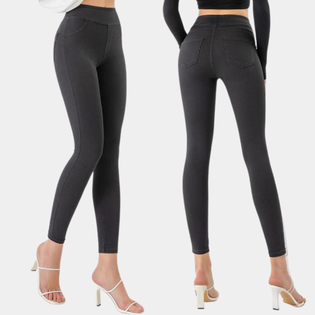 Deze legging is ontworpen om je natuurlijke vorm te accentueren en je de hele dag door een zelfverzekerde uitstraling te geven, terwijl je geniet van ultiem draagcomfort.