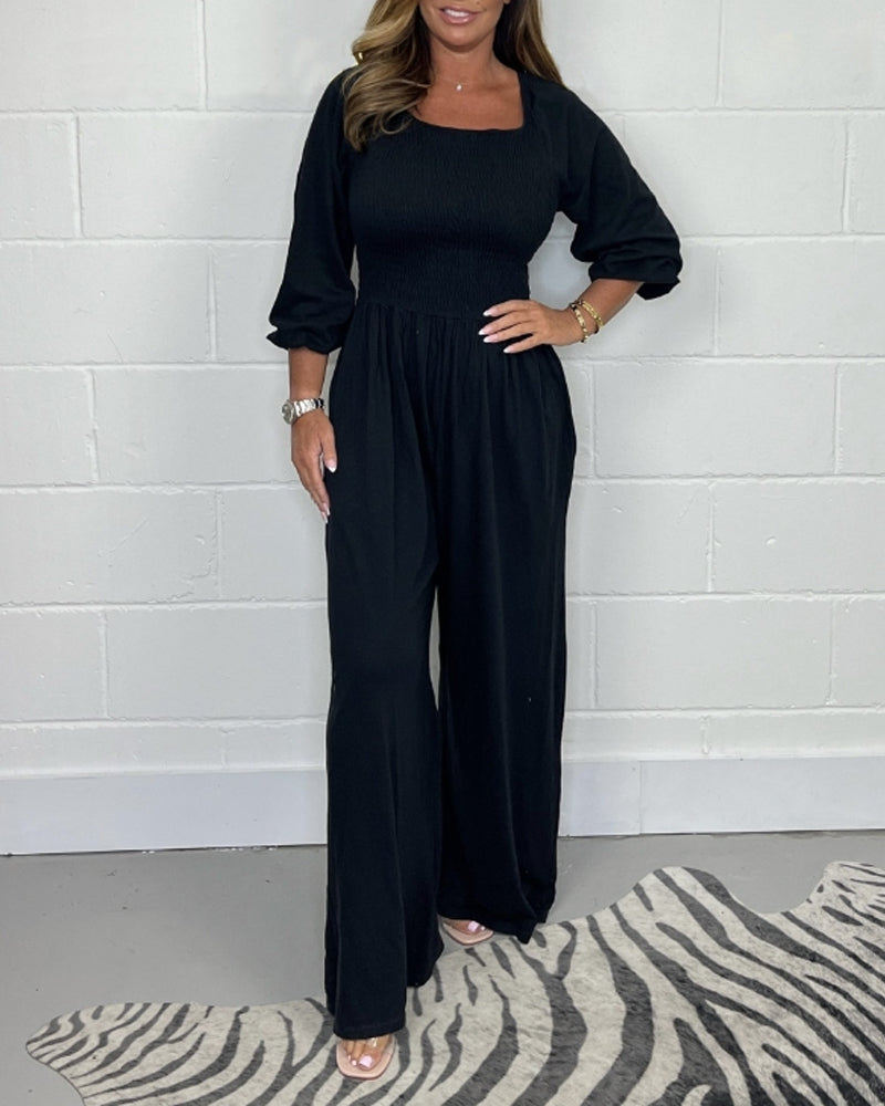 Deze jumpsuit biedt een tijdloze en chique look, perfect voor elke gelegenheid, van casual uitstapjes tot zomerse avonden.