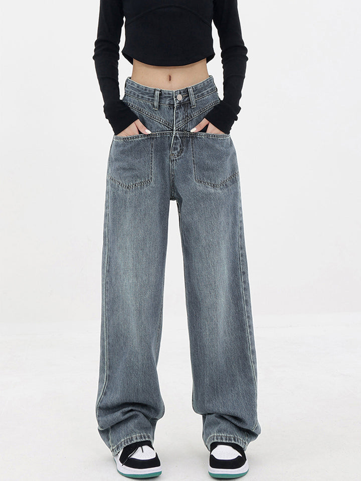 Deze jeans combineert een trendy, relaxte pasvorm met zomerse stijl, waardoor je de perfecte mix van comfort en mode krijgt.