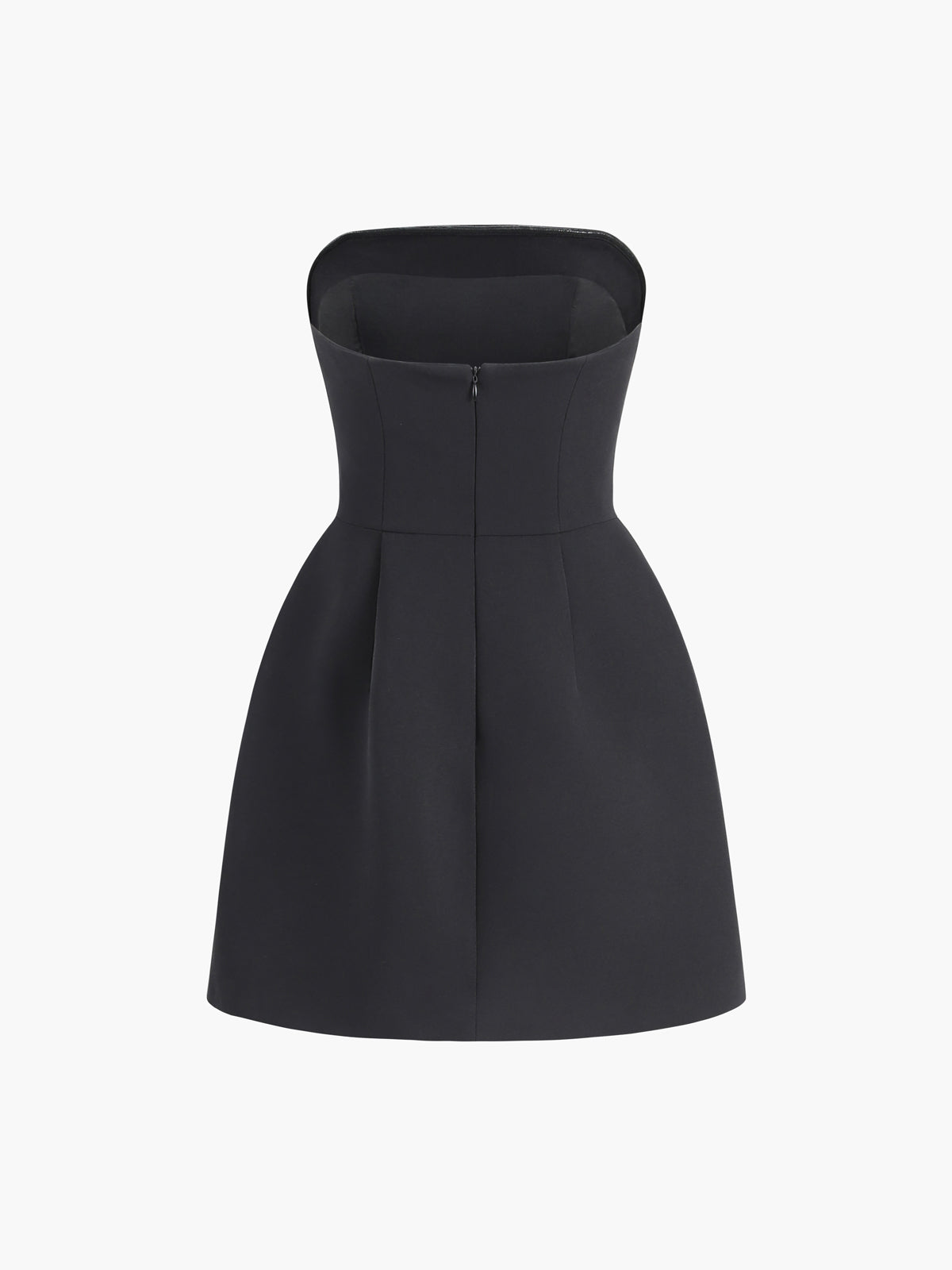 Ontdek onze casual tube mini jurk, strapless en perfect voor zomerdagen! Deze jurk is een essentieel item voor je zomergarderobe, met zijn comfortabele pasvorm en veelzijdige stijl.