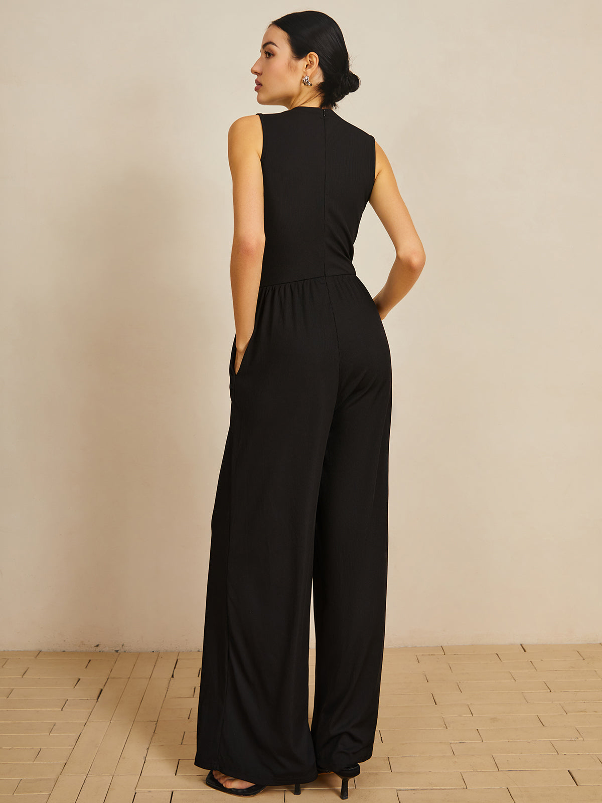 Deze trendy en comfortabele jumpsuit is perfect voor elke zomerse gelegenheid.