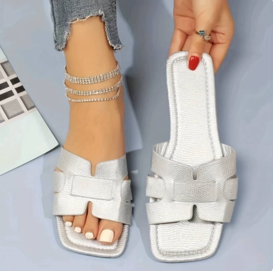 Deze sandalen zijn perfect voor dagelijks gebruik en combineren een elegant design met maximaal comfort.