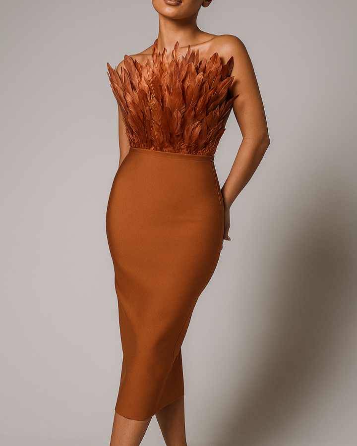 Strapless midi-jurk voor dames met verenversiering