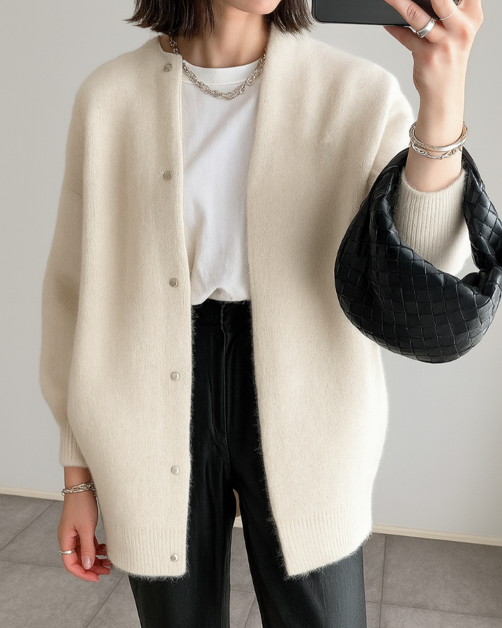 Damesjasje comfortabel minimalistisch zacht gebreid
