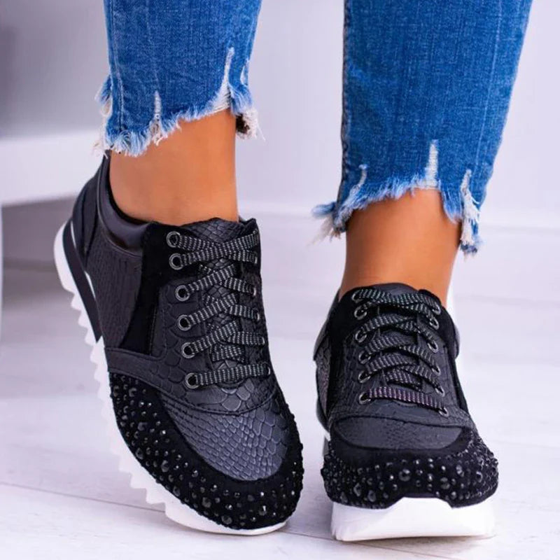 Deze trendy sneakers zijn perfect voor de zomer en combineren modieuze prints met uitstekende ondersteuning.