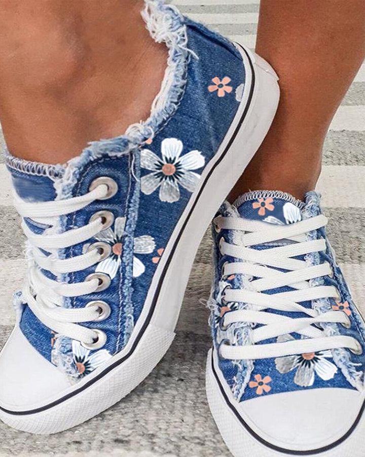 Met hun duurzame constructie en modieuze ontwerp zijn deze sneakers een must-have voor elke vrouw die haar zomerlook wil opfrissen.