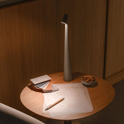 Nordelle - Elegante Vloerlamp - Stijlvolle en Dimbare Verlichting voor Modern Interieur