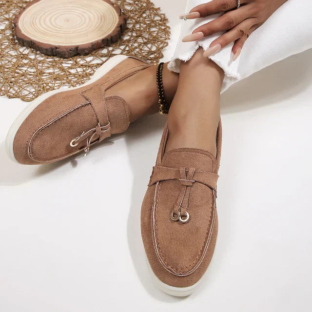  Deze loafers combineren een elegant design met het ultieme comfort, perfect voor dagelijks gebruik tijdens de warmere maanden. 