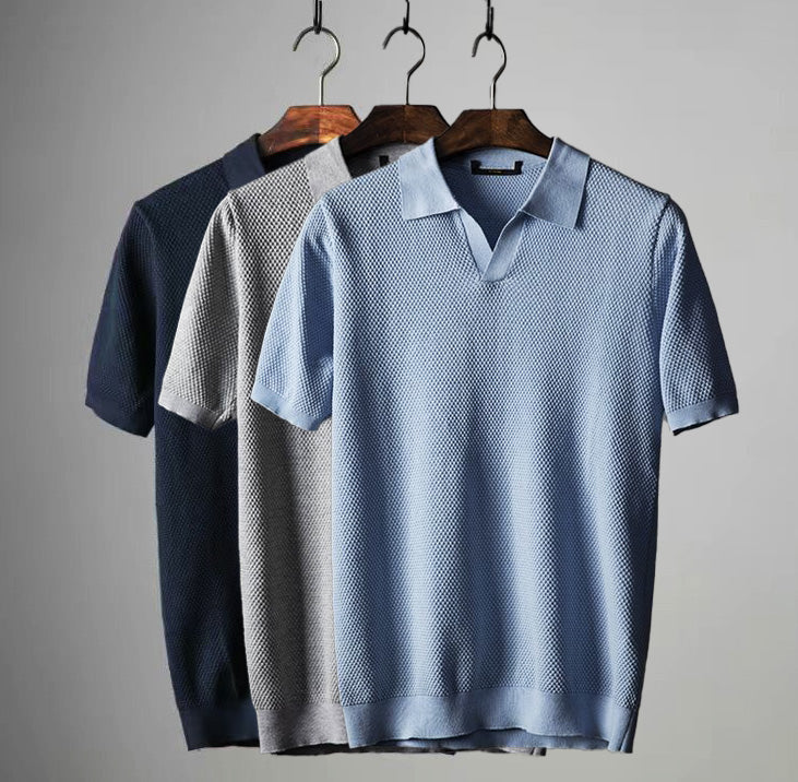  Deze stijlvolle en veelzijdige polo is perfect voor elke zomerse gelegenheid, van casual uitstapjes tot meer formele evenementen. 