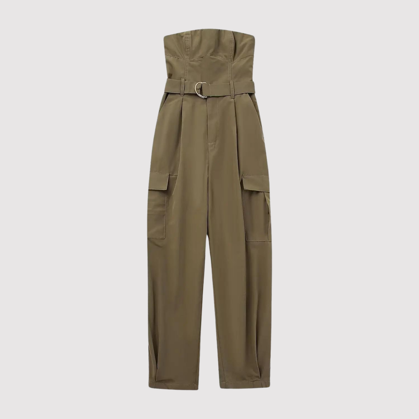 Deze trendy jumpsuit combineert een modieuze off-shoulder stijl met praktische cargozakken, perfect voor elke zomerse gelegenheid.