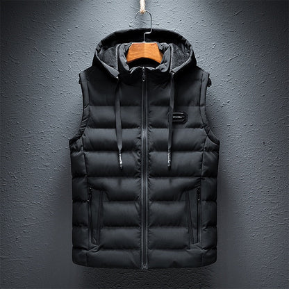 Deze veelzijdige bodywarmer biedt niet alleen een moderne look, maar ook de juiste mate van warmte op koelere zomerdagen.