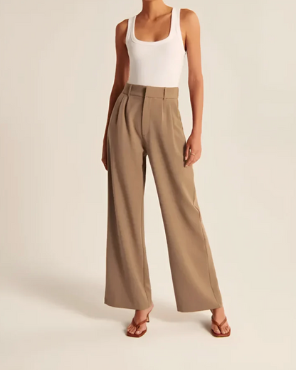 Perfect voor zowel zakelijke als casual gelegenheden, deze pantalon biedt een verfijnde look die je zelfverzekerd maakt, ongeacht de setting.