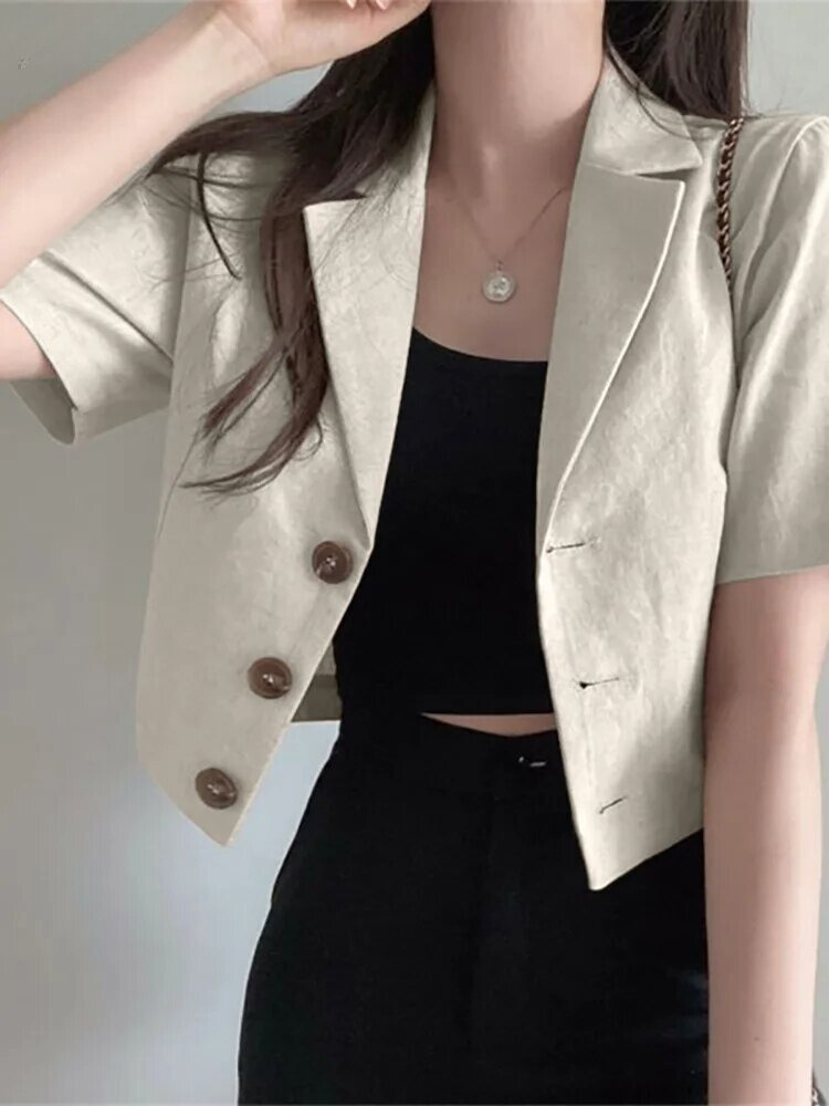 Witte Voorjaars Chic Katoenen Blazer model draagt