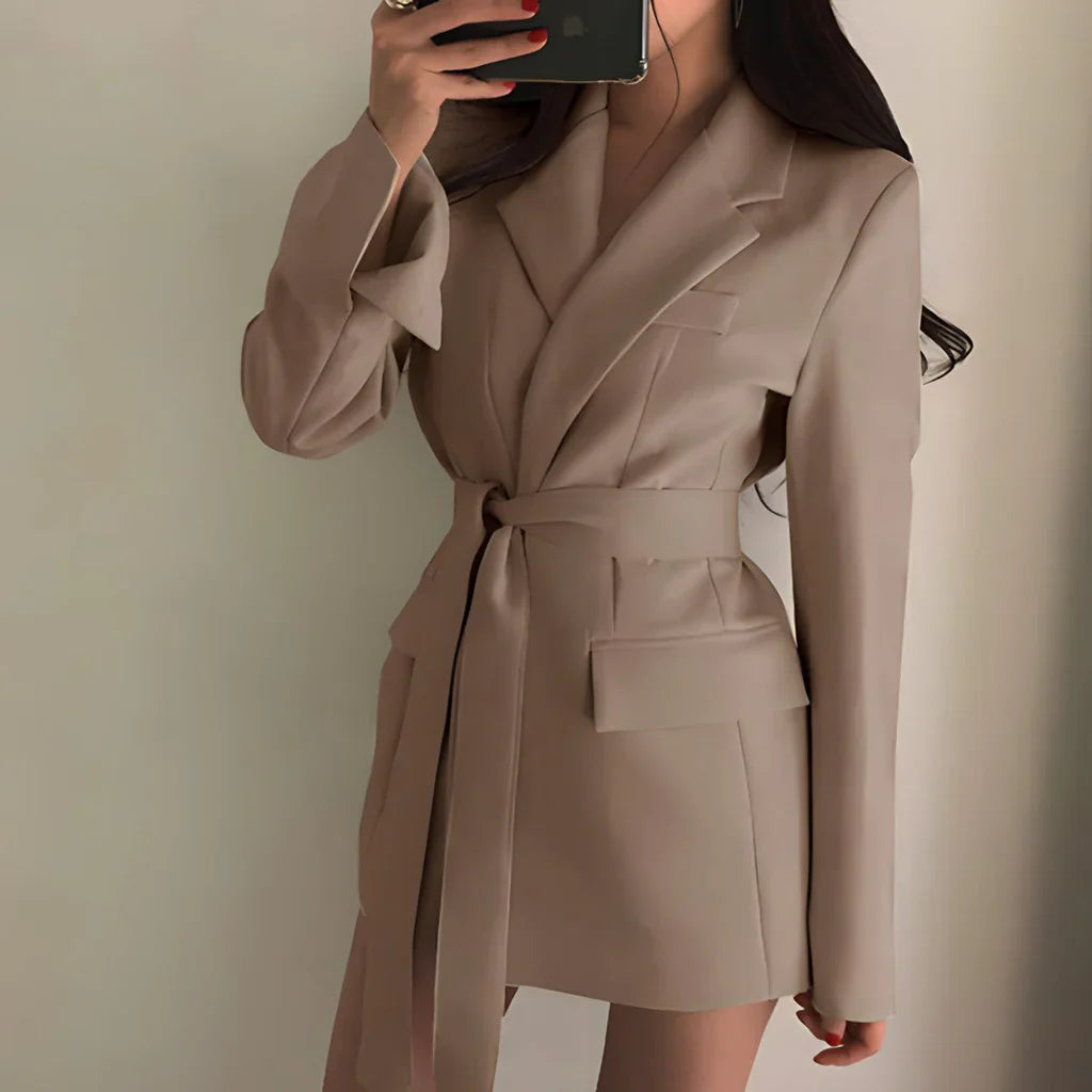 Elara – Blazer met Riem Dames