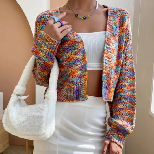 Dit trendy jasje combineert comfort en stijl, perfect voor frisse zomeravonden of als modieuze laag over je favoriete outfit.