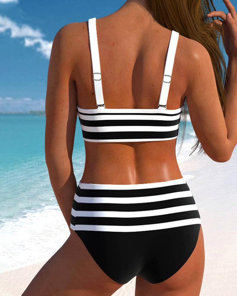 Deze trendy bikini is perfect voor een dagje strand of zwembad.