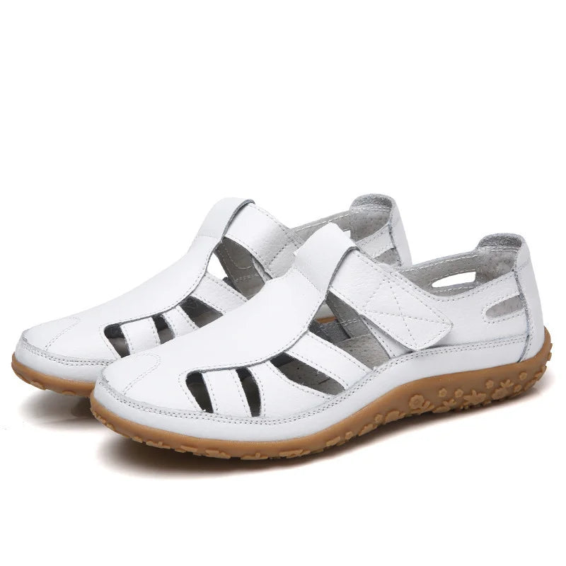 Deze sandalen combineren retro-charme met orthopedische ondersteuning, waardoor ze ideaal zijn voor vrouwen die op zoek zijn naar comfortabele schoenen met een vleugje vintage flair.