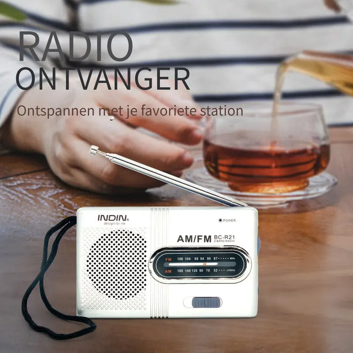 Compacte AM/FM Radio - Draagbaar met Stereo Luidspreker en Koptelefoonaansluiting Met telescopische antenne, batterij-aangedreven