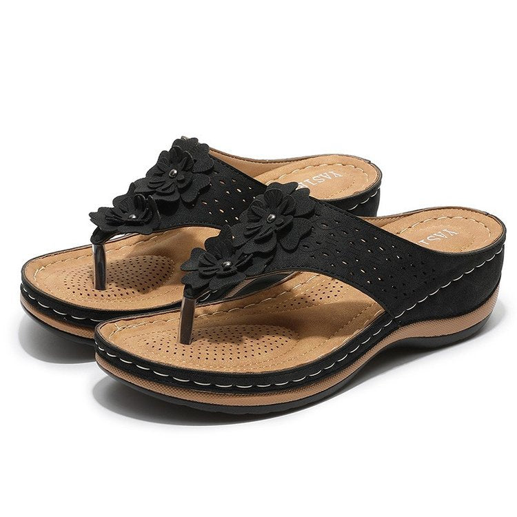 Deze sandalen bieden een ideale combinatie van luchtigheid en elegantie, ontworpen om je voeten koel en trendy te houden.