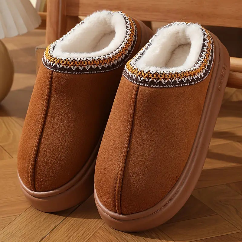 Geruite Gezellige Slippers – Zachte Fleece Voering, Antislip EVA Zool, Voor Binnencomfort – Verkrijgbaar in Zwart & Bruin
