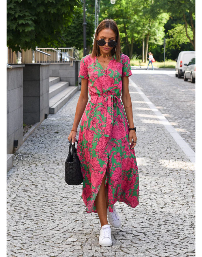 zomerse jurk met v-hals bloemenprint bijpassende riem zomerjurk lentejurk elegant chique dames