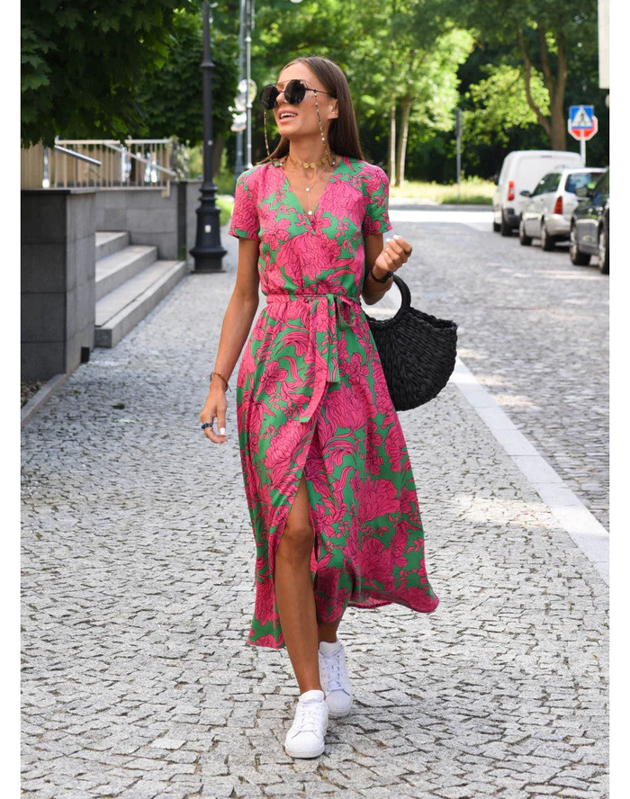 zomerse jurk met v-hals bloemenprint bijpassende riem zomerjurk lentejurk elegant chique dames