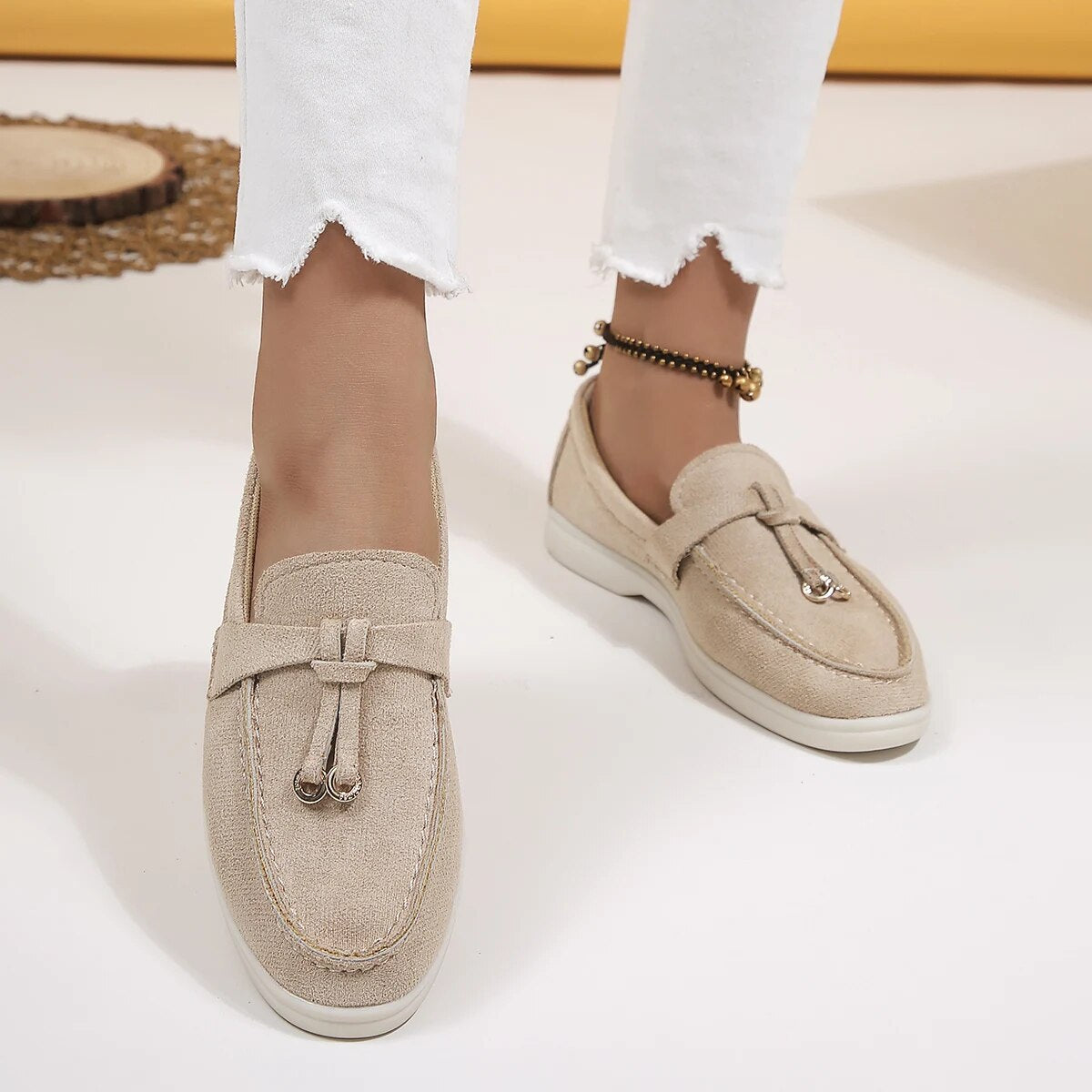 Elegante suede Loafers Dames aan bij model khaki damesschoenen comfortabel