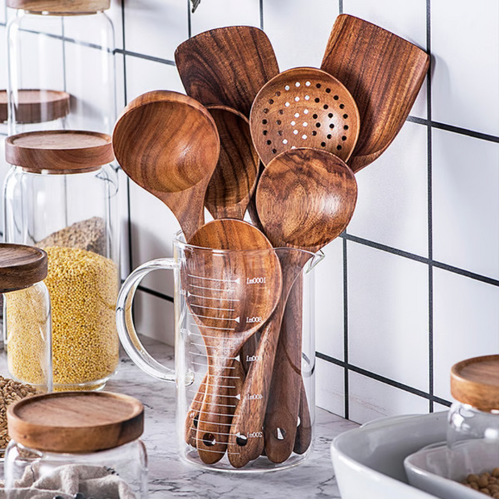 Hoogwaardige keukengerei van natuurlijk teakhout