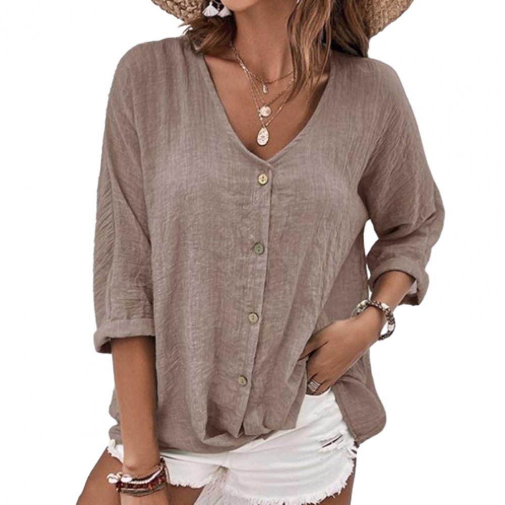 Deze blouse combineert een luchtige stof met een trendy ontwerp, waardoor het een must-have is voor warme dagen.