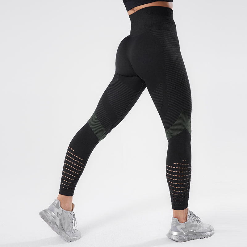 Met een focus op zowel stijl als functionaliteit, biedt onze legging de perfecte combinatie van flexibiliteit en ondersteuning voor een zelfverzekerde trainingssessie in de zomerzon.